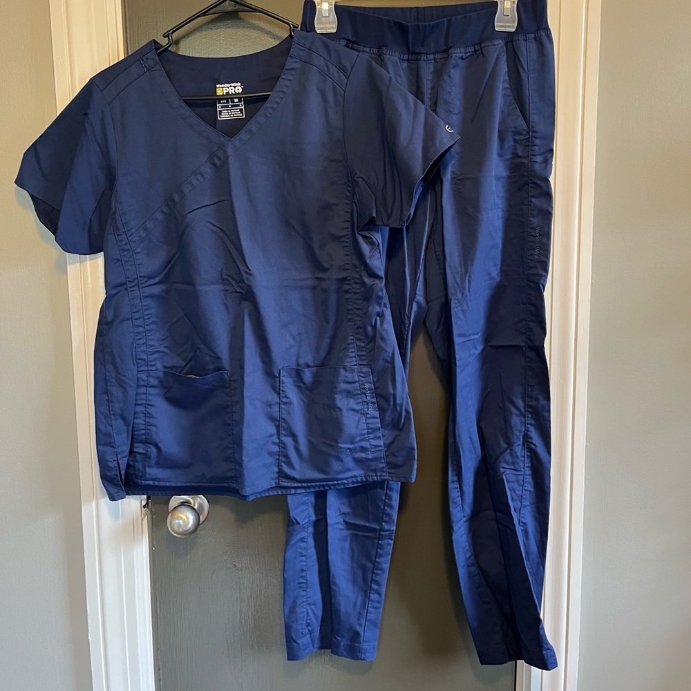WonderWink Pro scrub set - navy